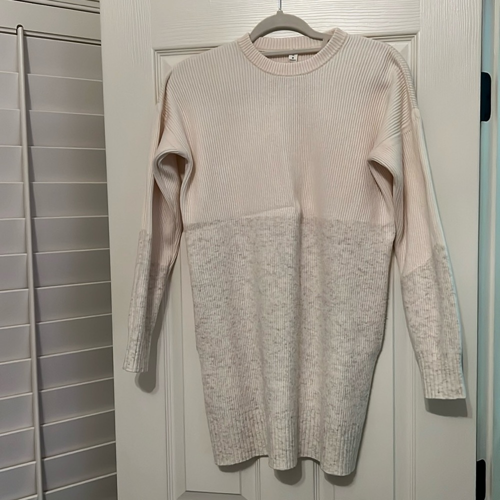 LULULEMON Sweater